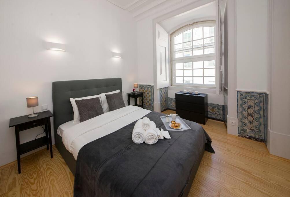 Apartment Luxurious Cais Do Sodre, 4 Bedrooms With View Lissabon