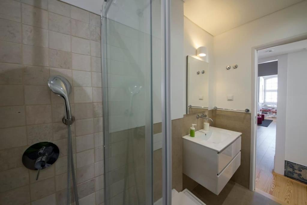 Apartment Luxurious Cais Do Sodre, 4 Bedrooms With View Lissabon