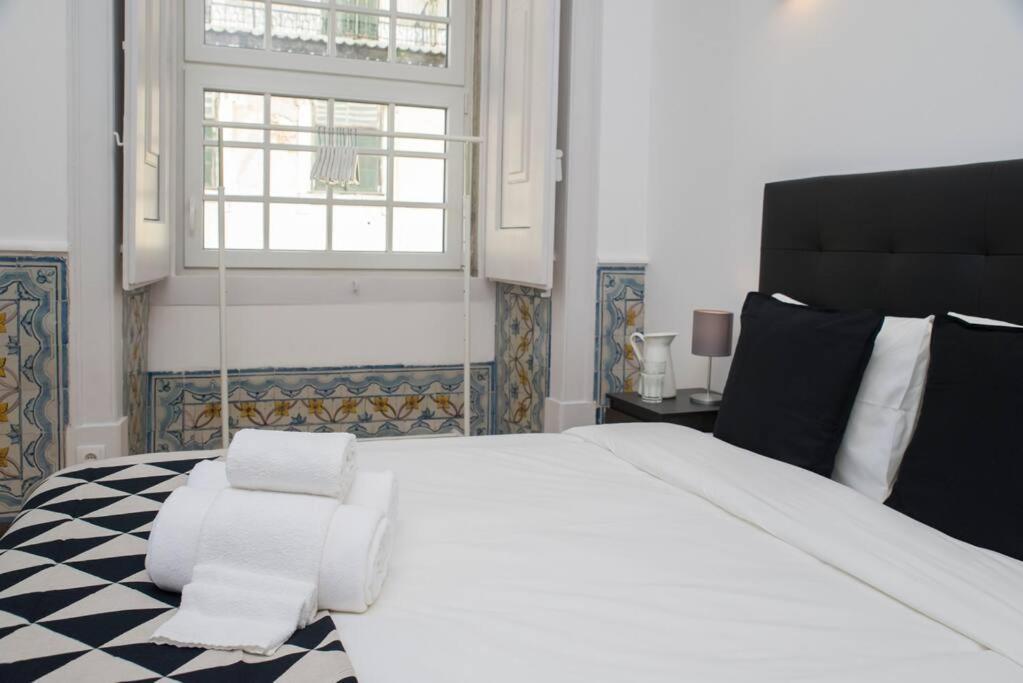 Luxurious Cais Do Sodre, 4 Bedrooms With View Apartment