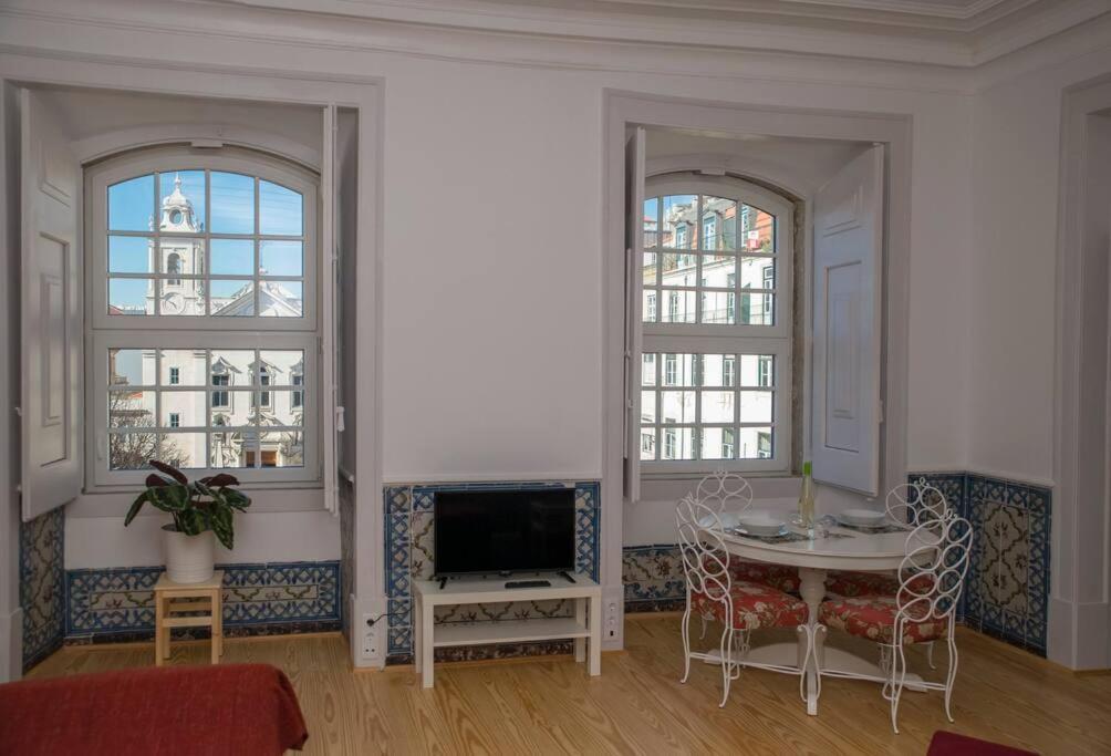 Luxurious Cais Do Sodre, 4 Bedrooms With View Lissabon