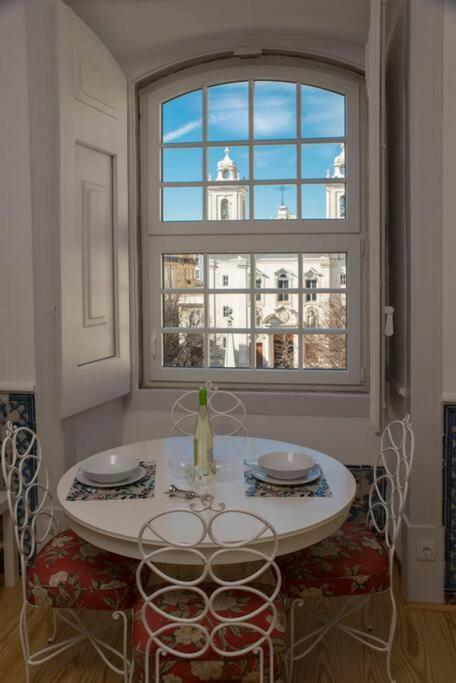 Luxurious Cais Do Sodre, 4 Bedrooms With View Lisbon