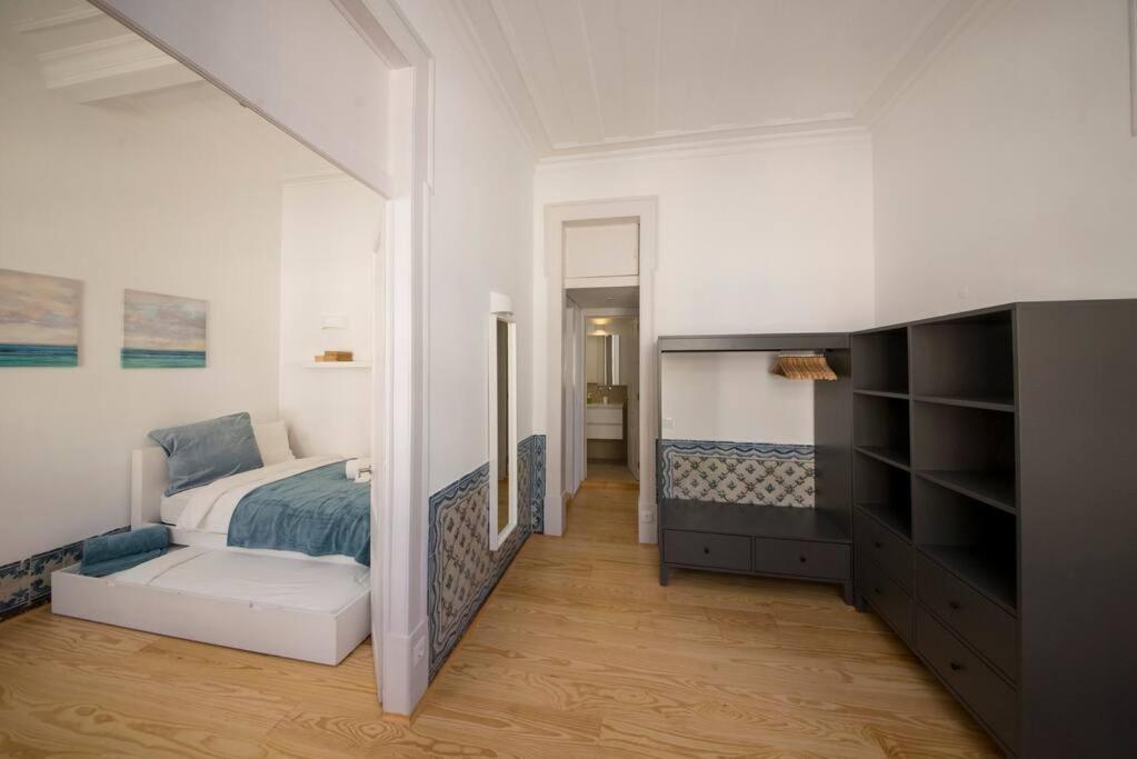 Luxurious Cais Do Sodre, 4 Bedrooms With View Apartment